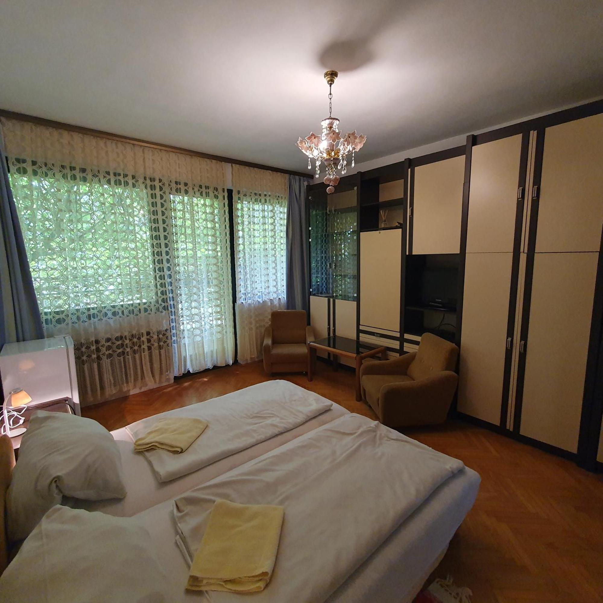 Sophie'S Guesthouse Siofok Exterior photo