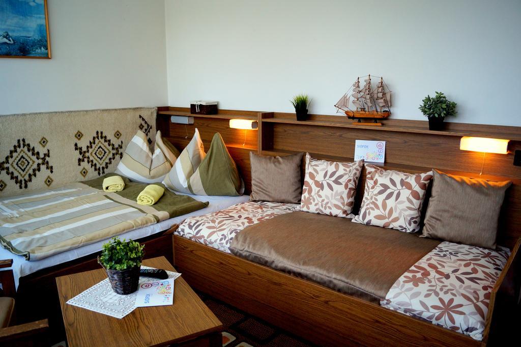 Sophie'S Guesthouse Siofok Exterior photo